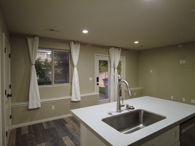 Building Photo - 3952 Sienna Dune Dr