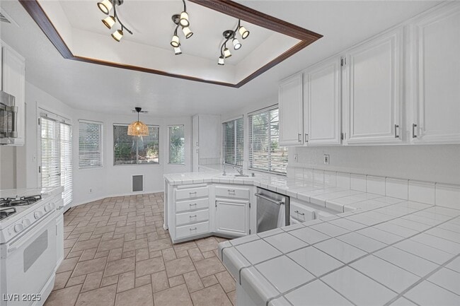 Building Photo - 4517 Inez Dr