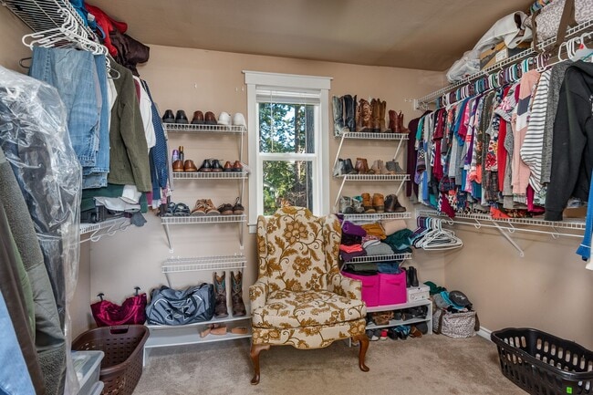 Building Photo - 3 Bedroom 2.5 Bath House