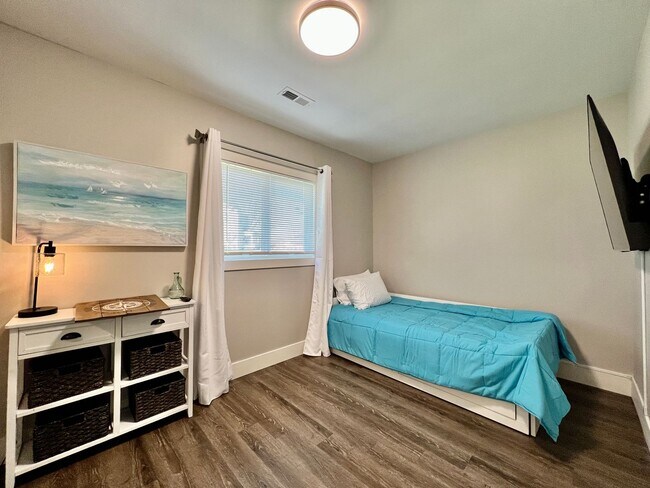 Building Photo - Quaint 4 Bedroom furnished Ranch Home in Mason Ohio