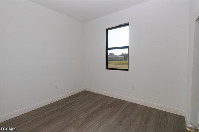 Building Photo - 1083 Calico St