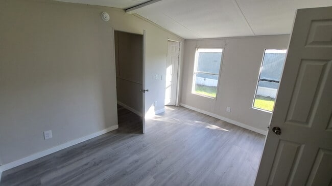 Building Photo - 113 Novits Nook Ct
