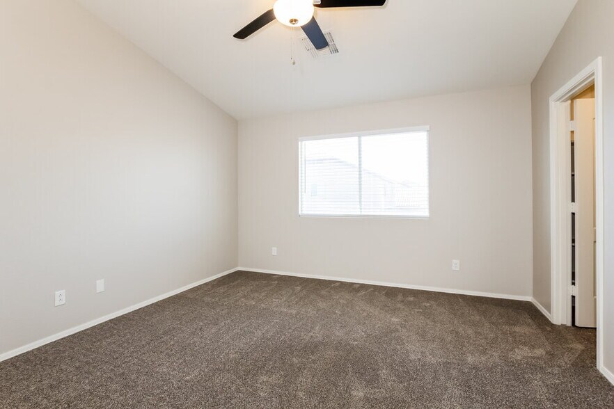 Building Photo - 1344 S 220th Dr