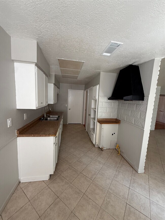 Building Photo - 403 Brandywyne Dr