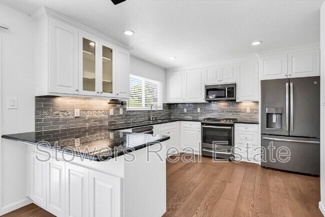 Building Photo - 8365 Lucania St