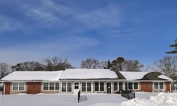 Building Photo - 44 Trent Ct