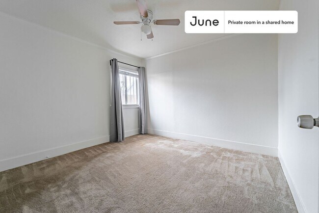 Building Photo - Room in Shared 4 bed/2 bath home