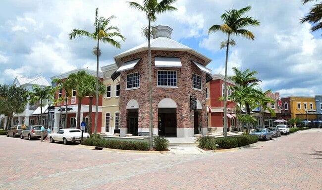 Building Photo - Tradition Townhome with 3 bed/2.5 bath/2 car garage