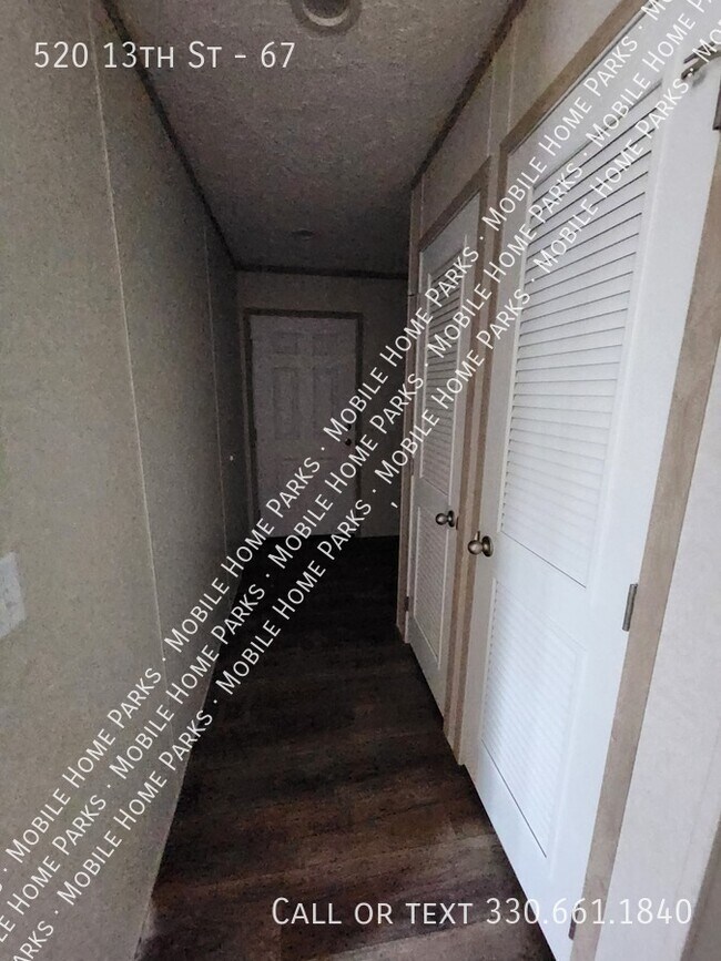 Building Photo - 520 13th St