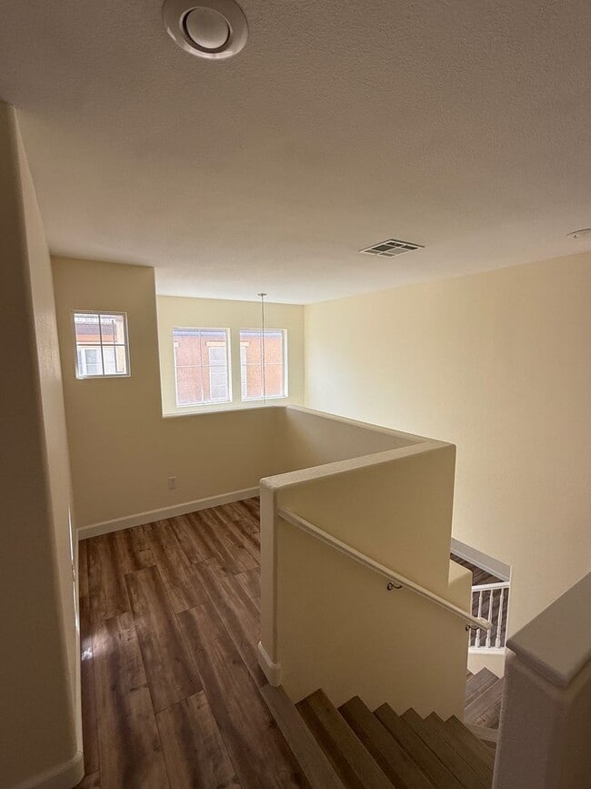 Building Photo - 2 story home in NLV