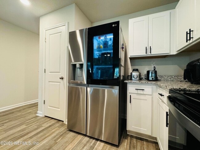 Building Photo - 45287 Red Brick Dr