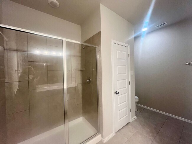 Building Photo - Charming 3/2 conveniently located to Lackland, Toyota, Palo Alto & Texas A&M San Antonio!