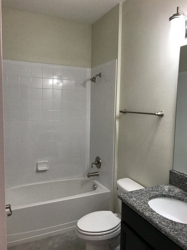 Building Photo - Just Listed! Newer 4/3 Home at The Oaks in...