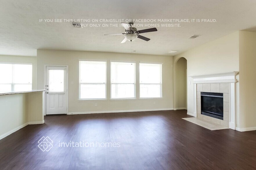 Building Photo - 3327 Orchid Trace Dr