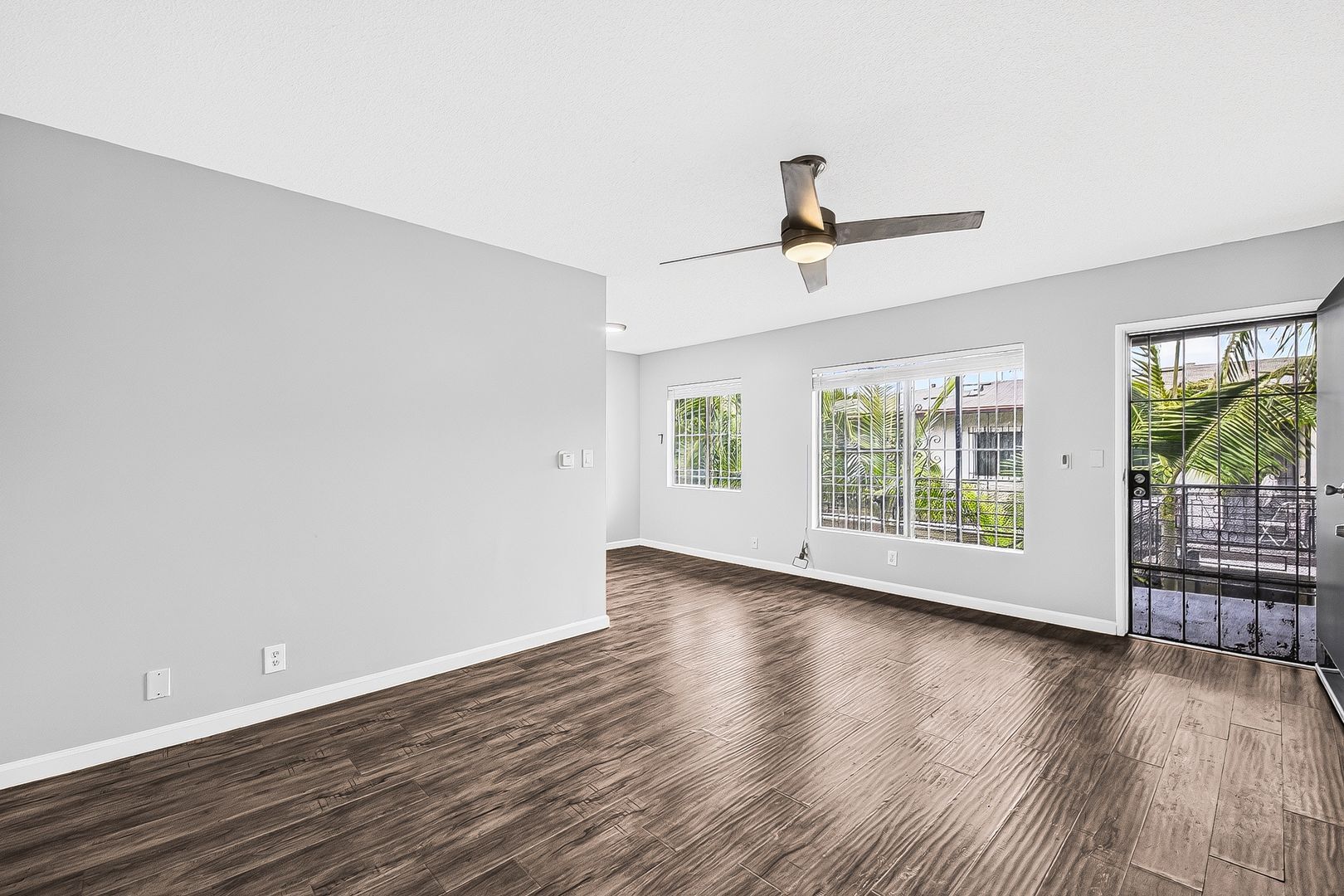Building Photo - 10227 S 10th Ave
