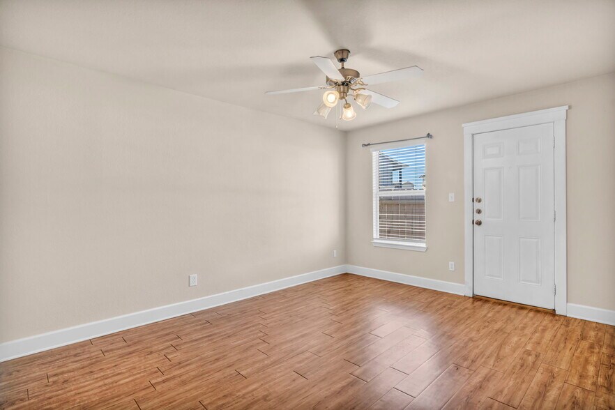 Building Photo - 710 Claremont Pky