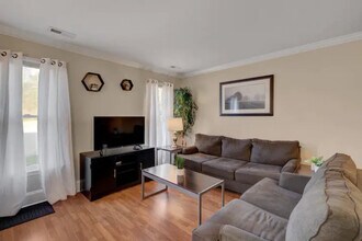 Building Photo - 2201 1/2 Summit Street-SI ID1388443P