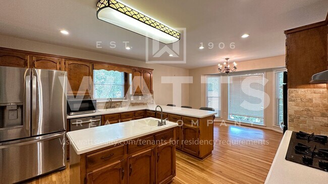 Building Photo - 4 Bedroom, 4.5 Bath Home in Heart of Hoover