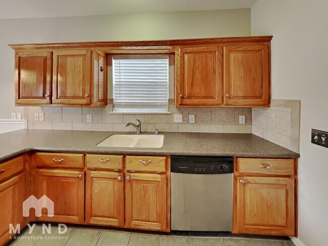 Building Photo - 214 Blake Dr