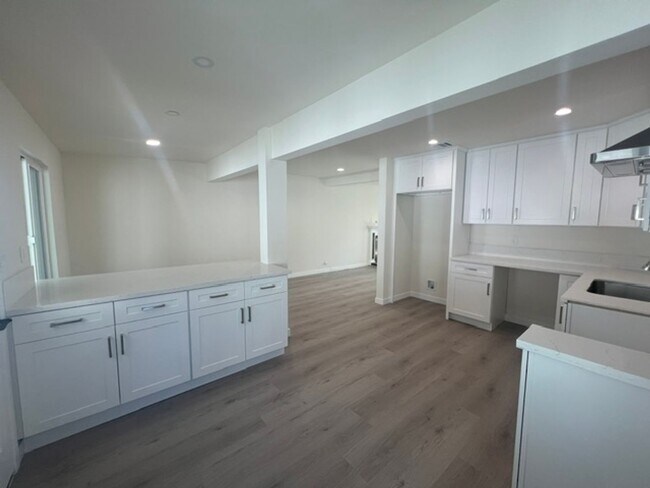 Building Photo - 7317-7321 Garden Grove Avenue