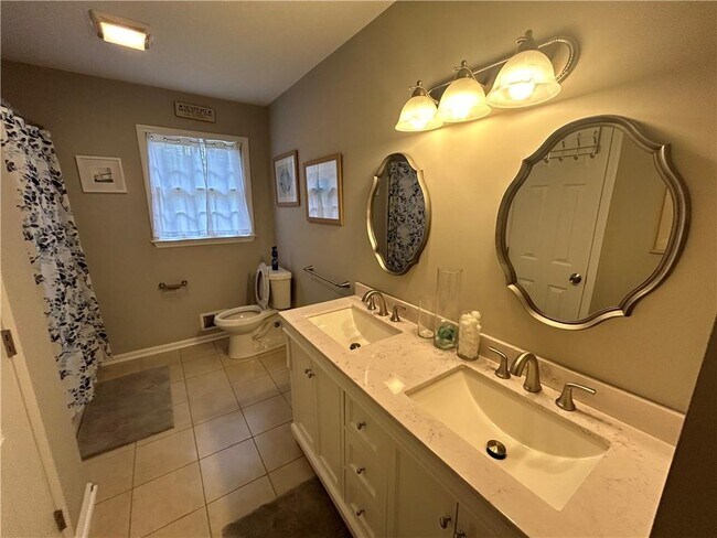 Building Photo - 311 Mariner Cir