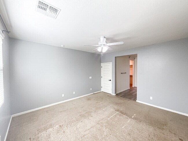 Building Photo - 36413 N Tahanta Trail