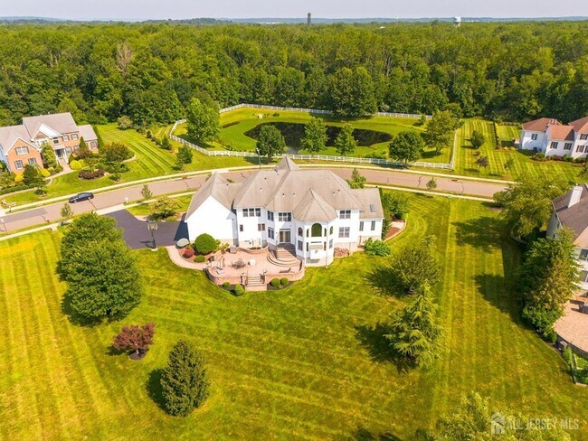 Building Photo - 19 Meadowlark Dr