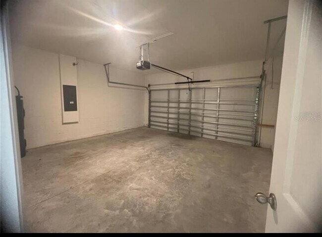 Building Photo - 700 Wombat Way