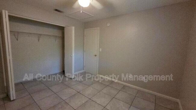 Building Photo - 519 Duchess Ct