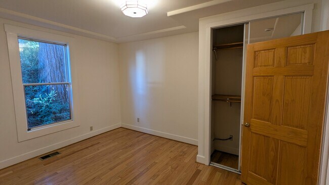 Building Photo - 816 Addison St