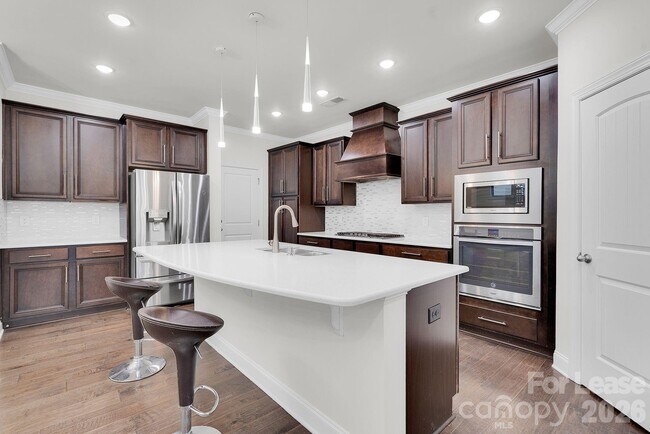 Building Photo - 11715 Clems Branch Dr