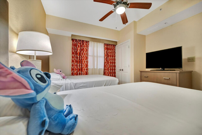 Building Photo - 12562 International Dr