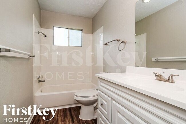 Building Photo - 4222 Chestergate Dr