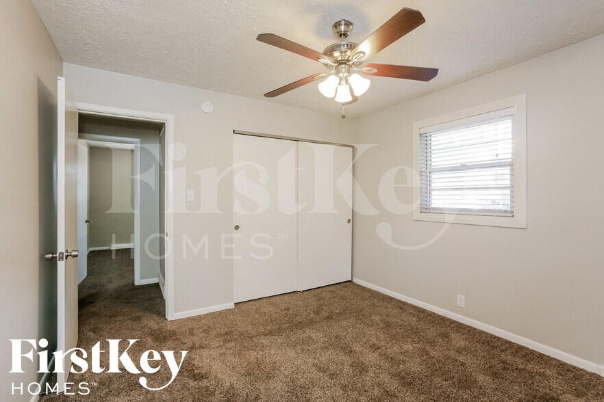 Building Photo - 5920 Schoolwood Dr