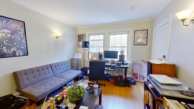 Primary Photo - Condo Quality 1 Bed Apartment with Amazing...