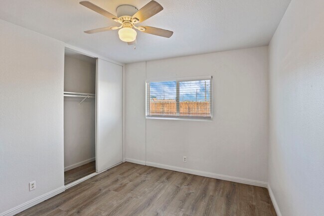 Building Photo - 111 N Walnut Ave