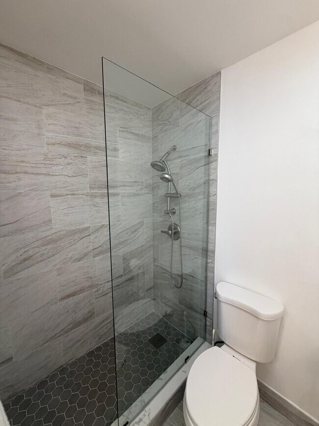 Building Photo - 3370 Beau Rivage Dr