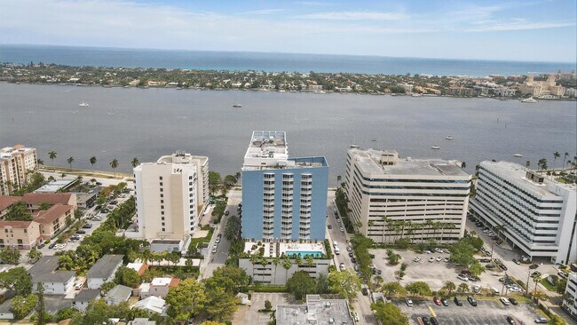 Building Photo - 1551 N Flagler Dr