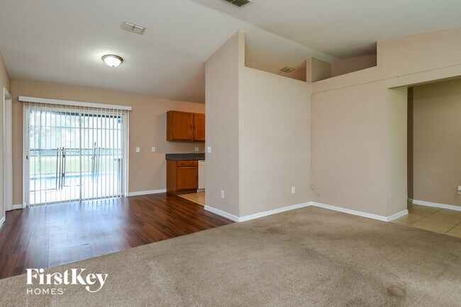 Building Photo - 908 S Rennes Ct