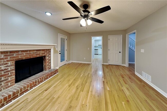 Building Photo - 4241 Glenforest Way