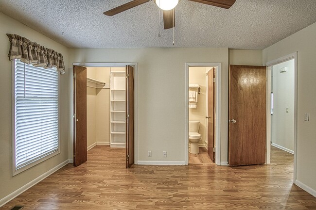 Building Photo - Central Hot Springs Village/Home/Unfurnished