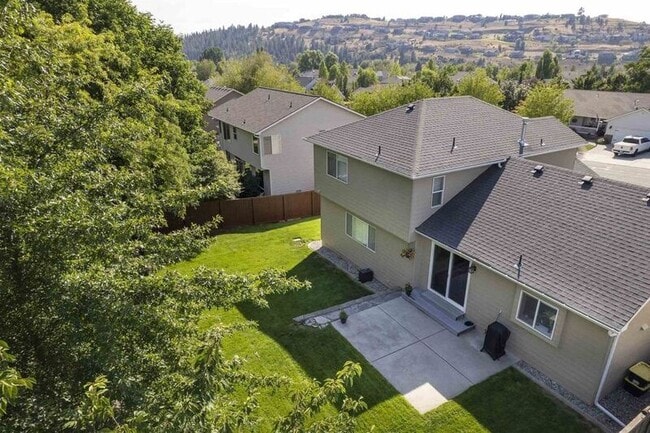 Building Photo - 806 N Knudson St