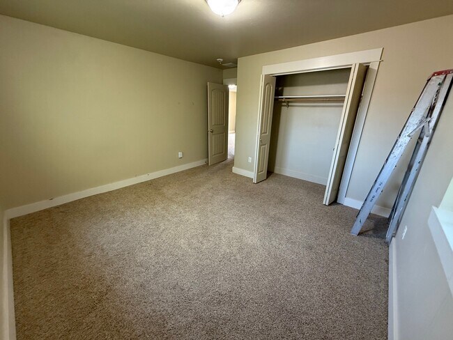 Building Photo - 2115 Durston Rd