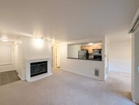 Building Photo - 1Bd/1Ba Kenmore Condo
