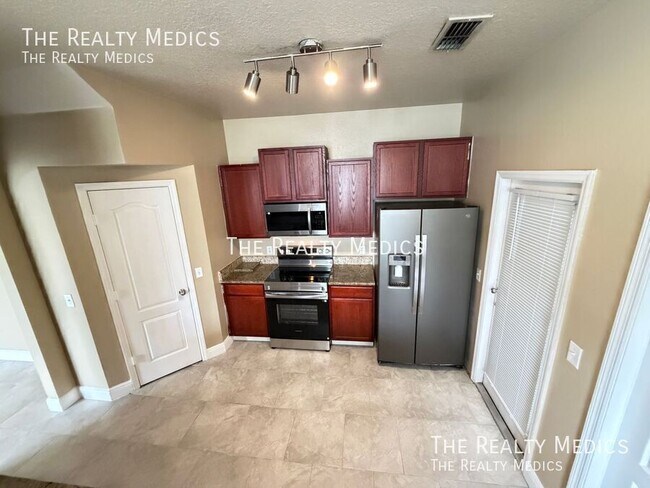 Building Photo - 2411 Grasmere View Pkwy N