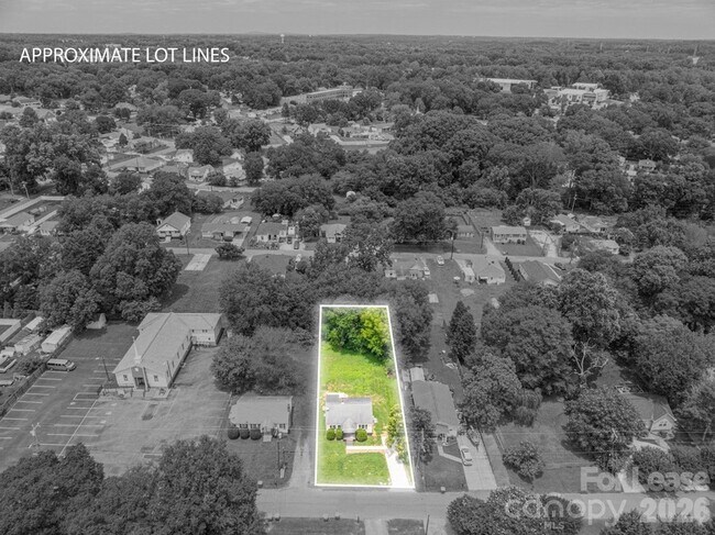 Building Photo - 913 Edgemont Ave