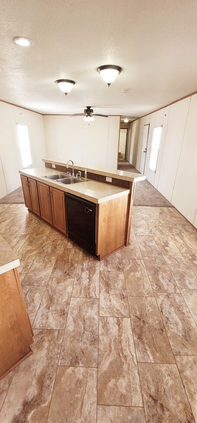 Building Photo - 4105 Carlyss Dr