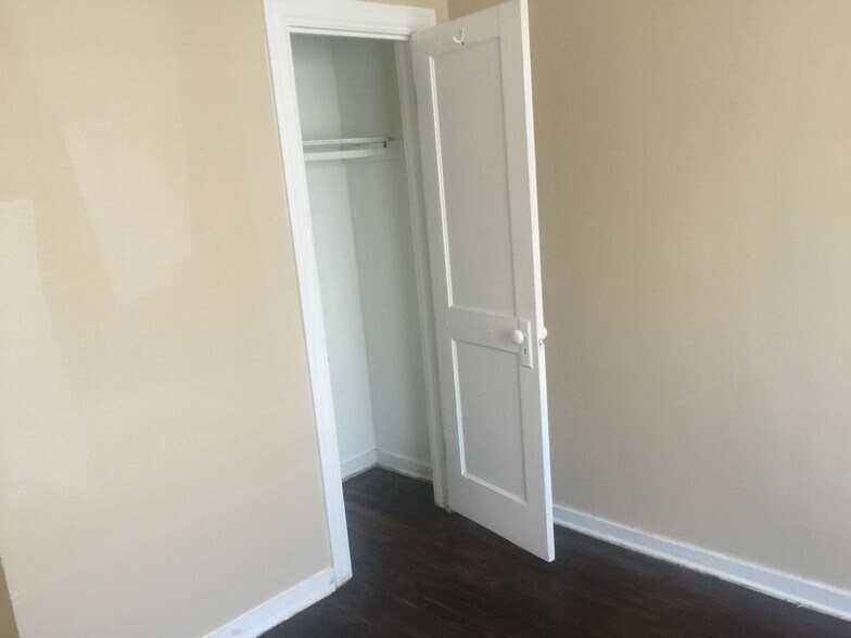 Building Photo - 420 Moss St