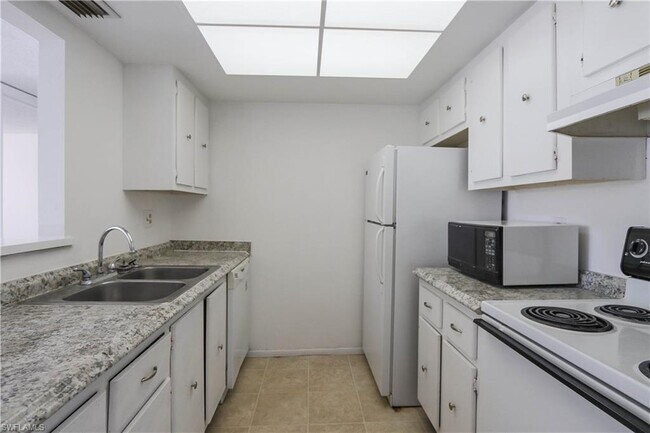 Building Photo - 3704 Broadway-