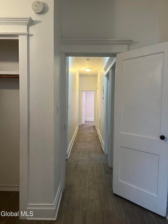 Building Photo - 9 St Joseph's Terrace